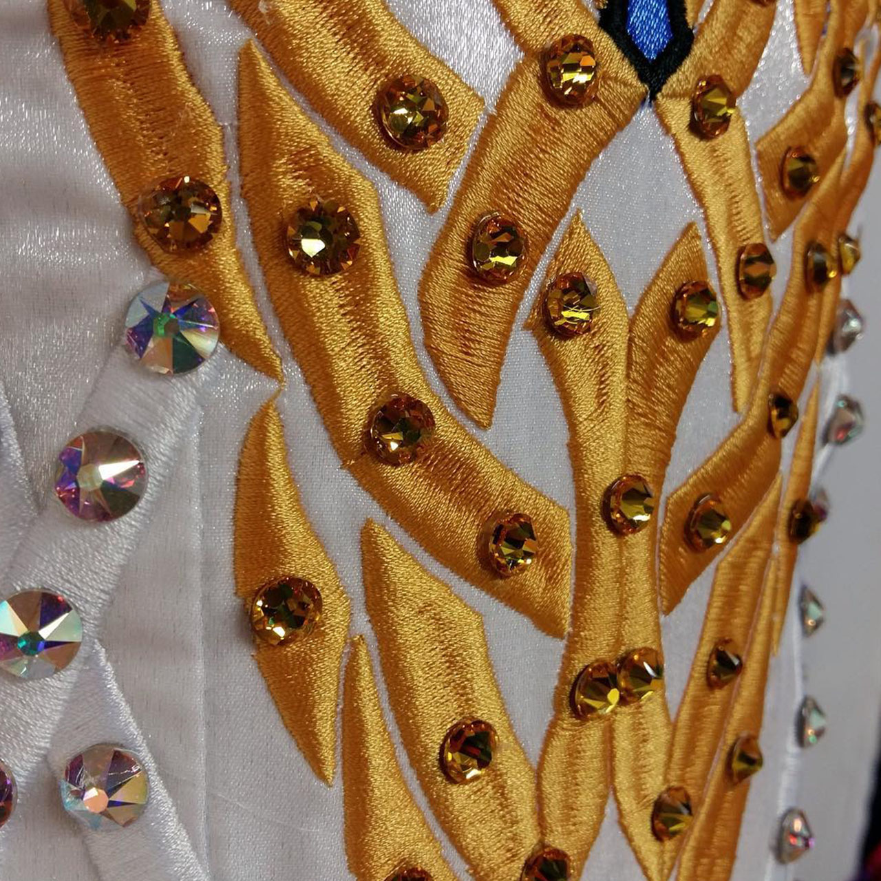 _0003_Dimatex_ricamificio_strass_pailettes2